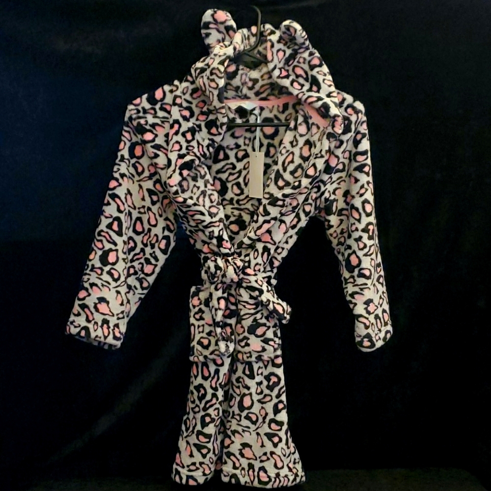 Girls cheetah print robe